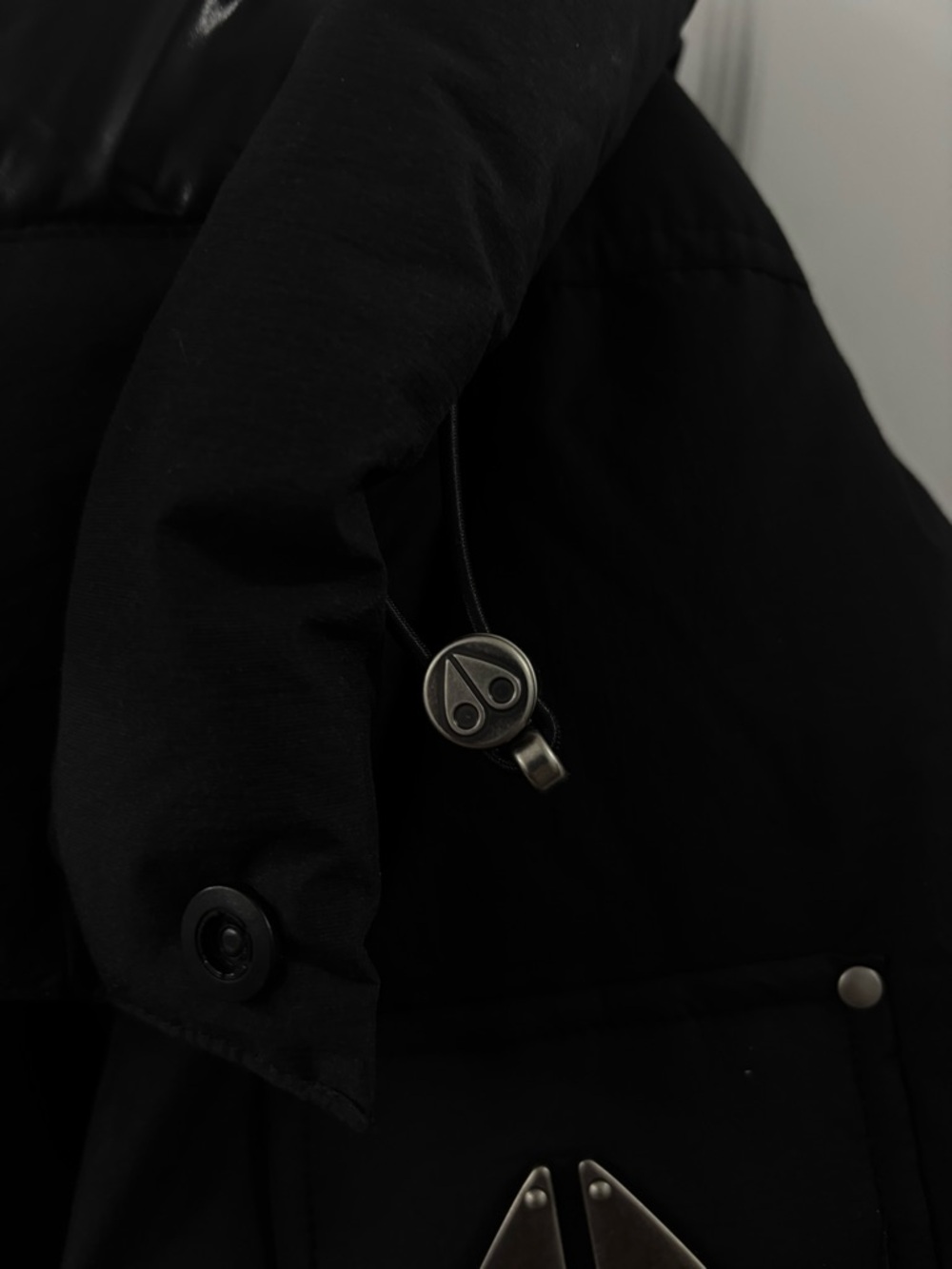 Moose Knuckles Men's Black Quilted Puffer Coat - Picture 7 of 15